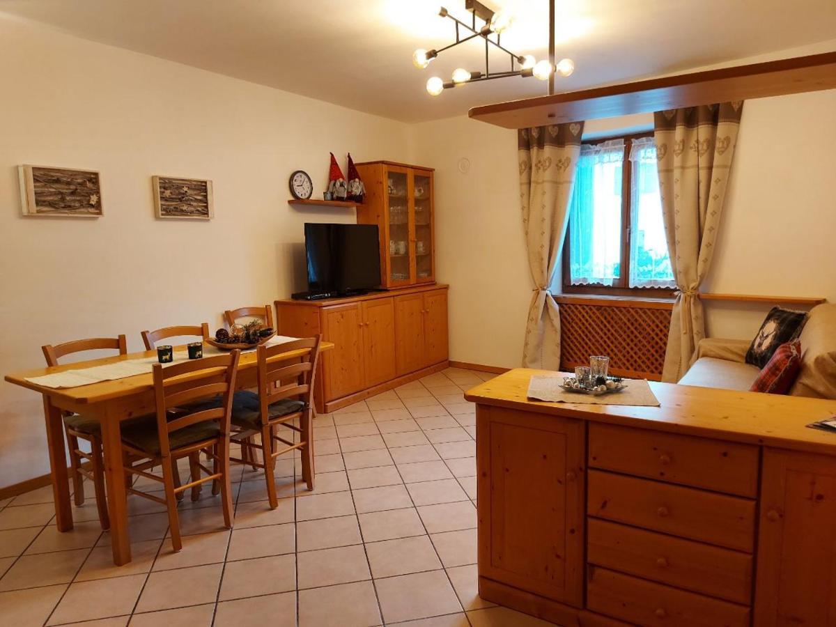 Appartamenti Osti Sansoni Mariarosa 安达洛 外观 照片